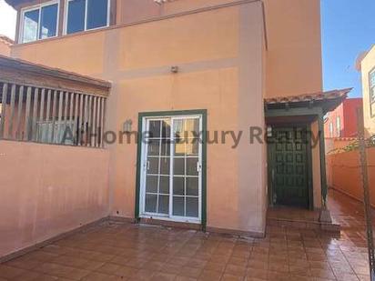 Vista exterior de Casa adosada en venda en Arona amb Terrassa