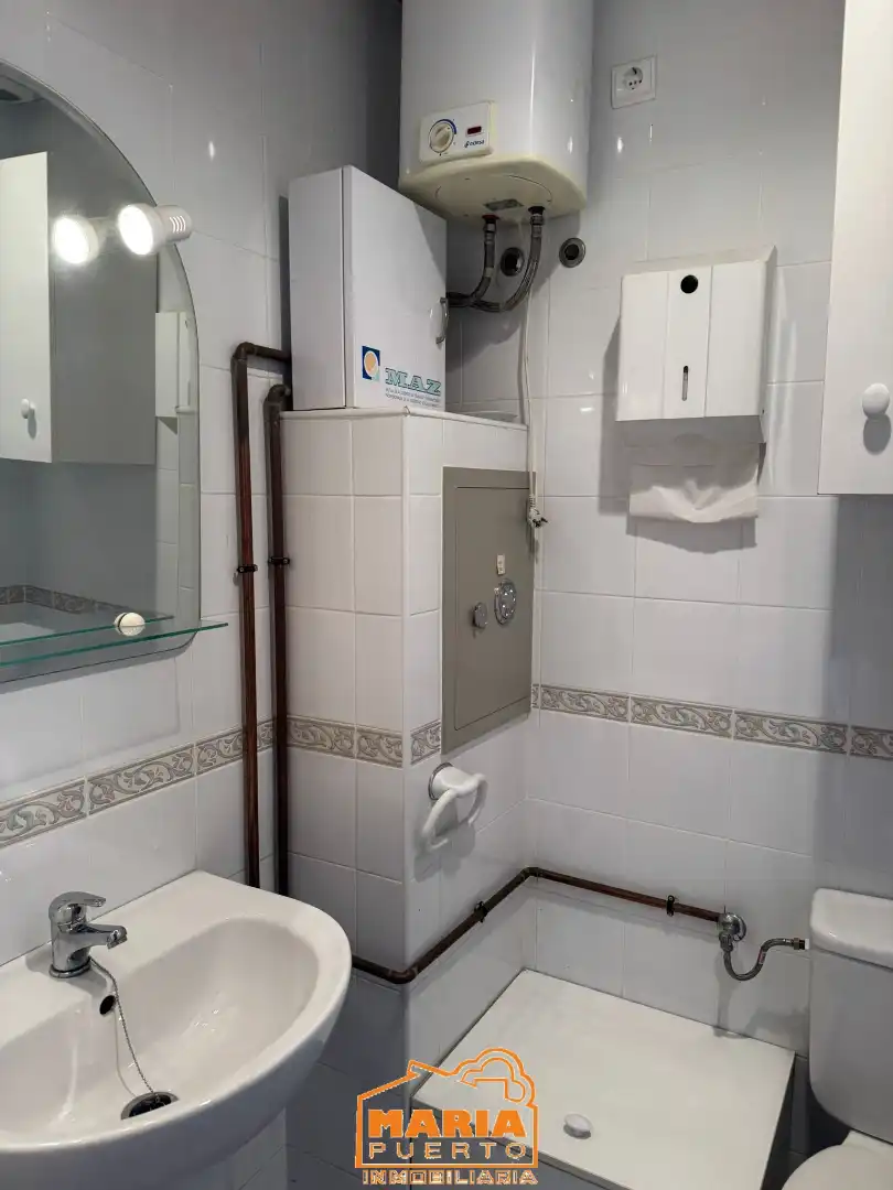 Local en venta en El Cónsul - Ciudad Universitaria - El Romeral