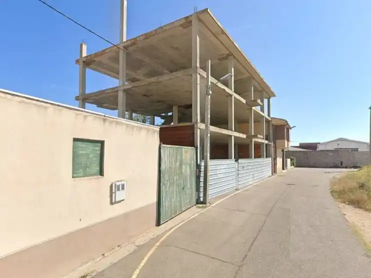 Außenansicht von Gebäude zum Verkauf in Zamora Capital 
