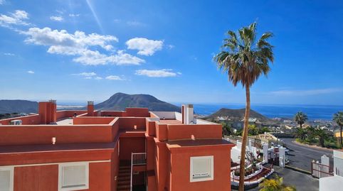 Foto 2 de Apartamento en venta en Calle Tinguafaya, 90, Chayofa, Arona