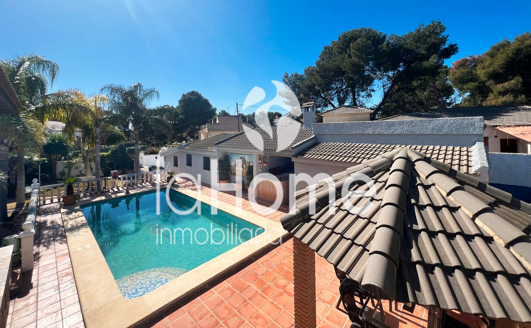 Exterior view of House or chalet for sale in Paterna  with Air Conditioner, Heating and Private garden