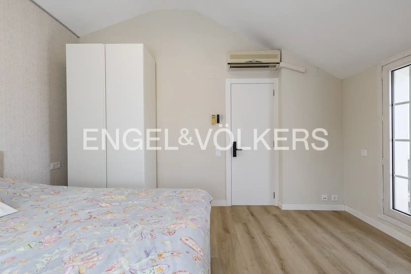 Dormitori de Casa o xalet de lloguer en Sant Cugat del Vallès amb Aire condicionat, Calefacció i Jardí privat