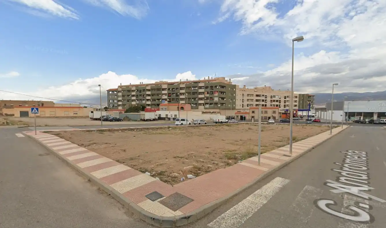 Wohnbaugrundstück zum Verkauf in Calle Orión 7, imagen 2