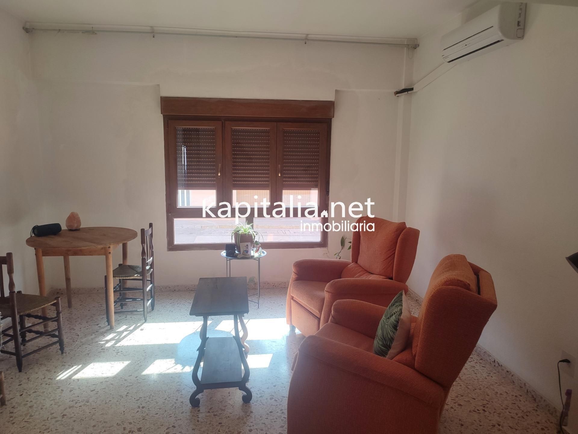 Living room of Single-family semi-detached for sale in Fontanars dels Alforins  with Air Conditioner and Balcony
