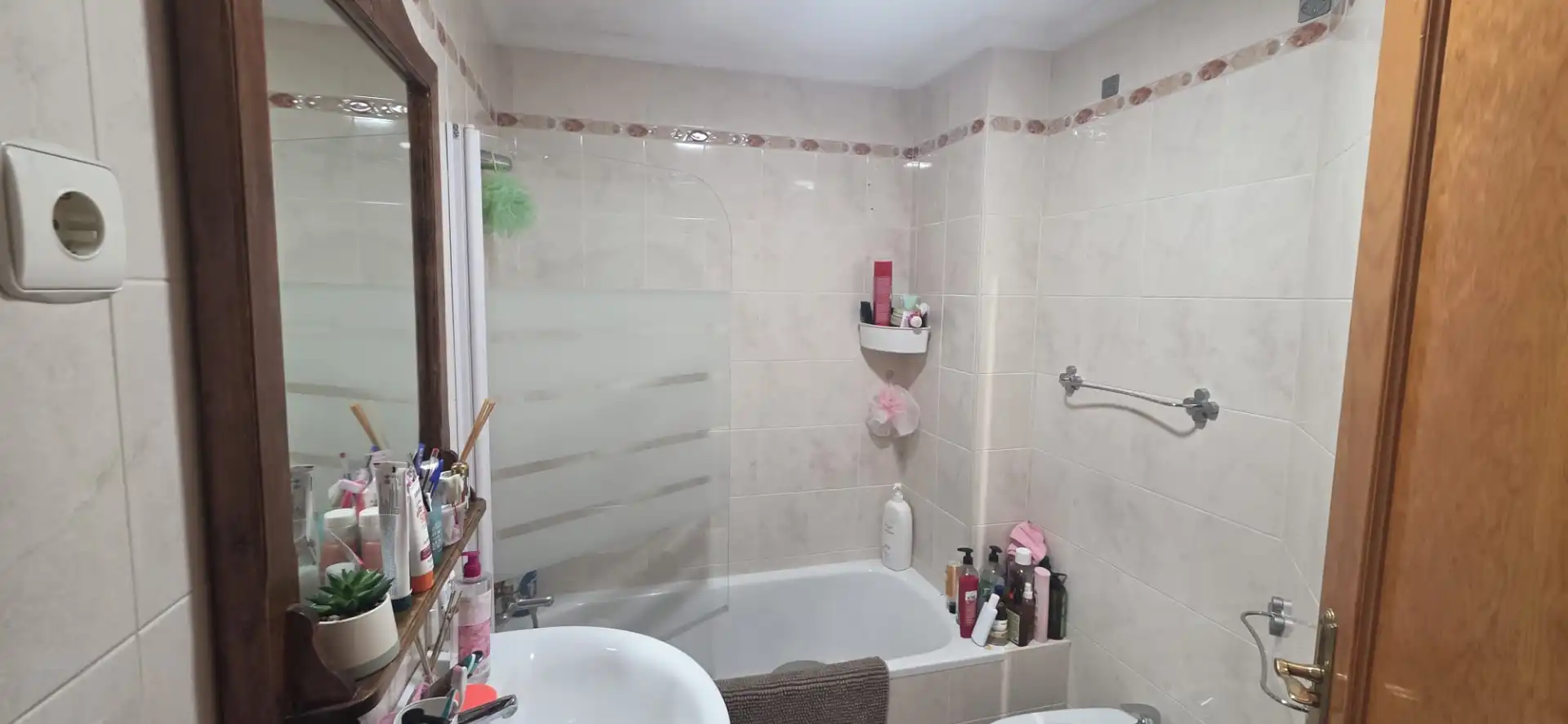 Badezimmer von Wohnung zum Verkauf in Alhaurín de la Torre mit Klimaanlage und Waschmaschine
