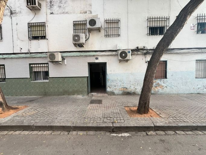 Vista exterior de Piso en venta en  Sevilla Capital