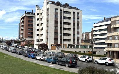 Vista exterior de Pis en venda en Alicante / Alacant amb Calefacció, Parquet i Terrassa