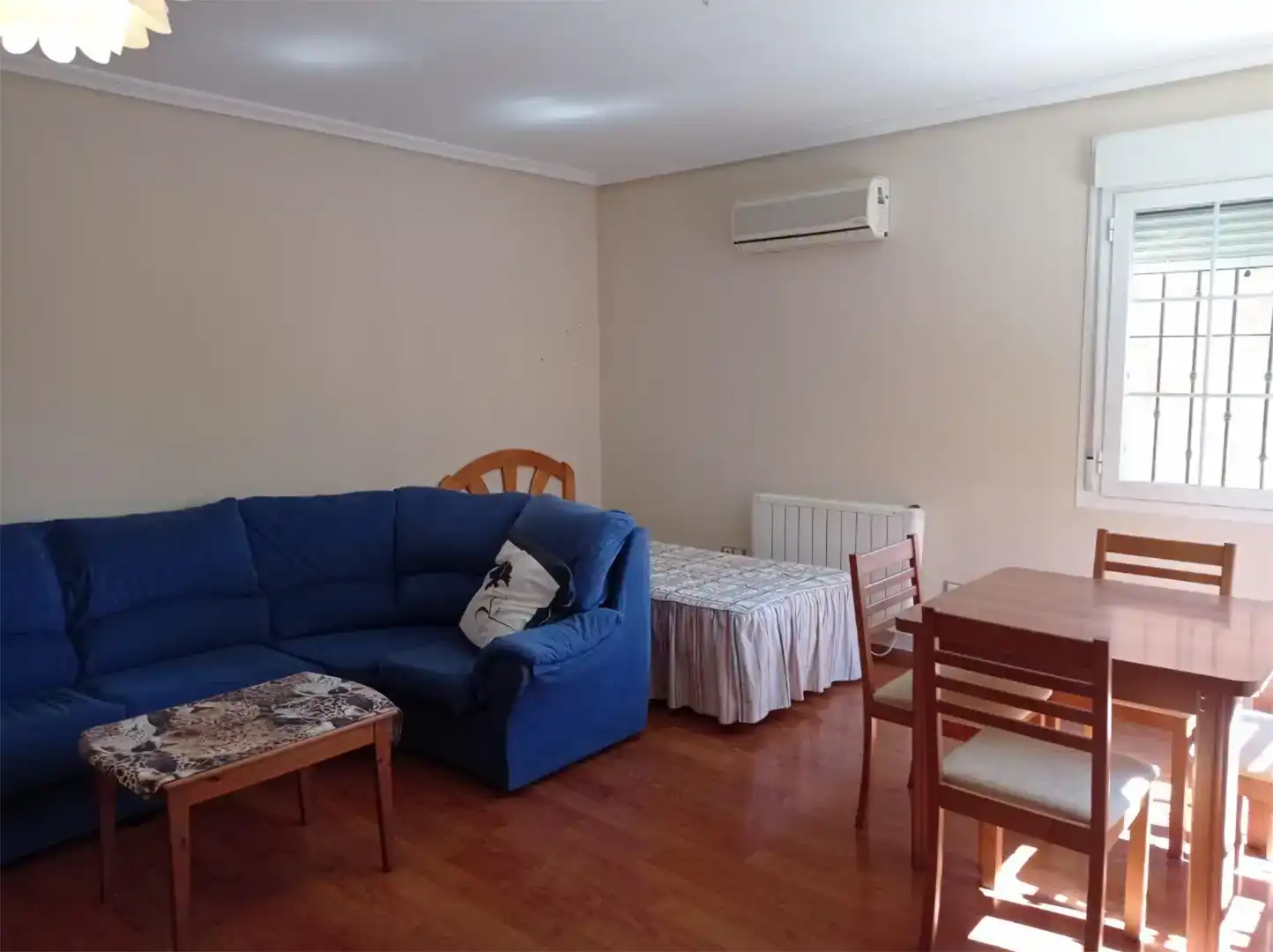 Sala de estar de Piso en venta en Herencia con Aire acondicionado, Parquet y Trastero