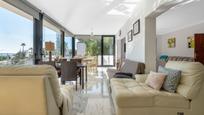 Sala d'estar de Casa o xalet en venda en El Campello amb Aire condicionat i Piscina