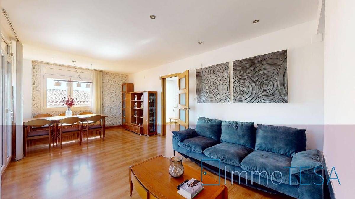 Sala d'estar de Casa o xalet en venda en Barberà del Vallès amb Calefacció, Jardí privat i Parquet