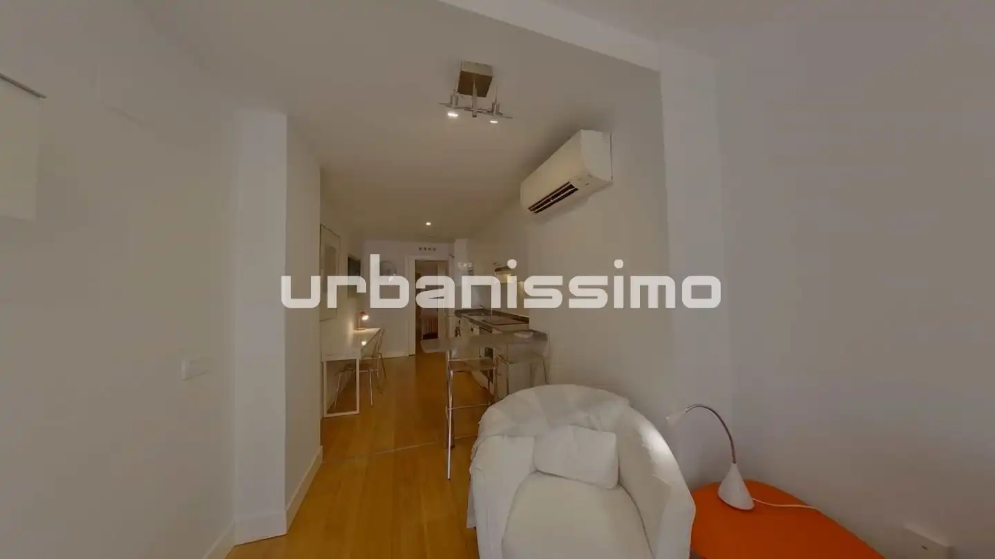 Vista exterior de Apartamento de alquiler en Madrid con Aire acondicionado, Calefacción y Amueblado