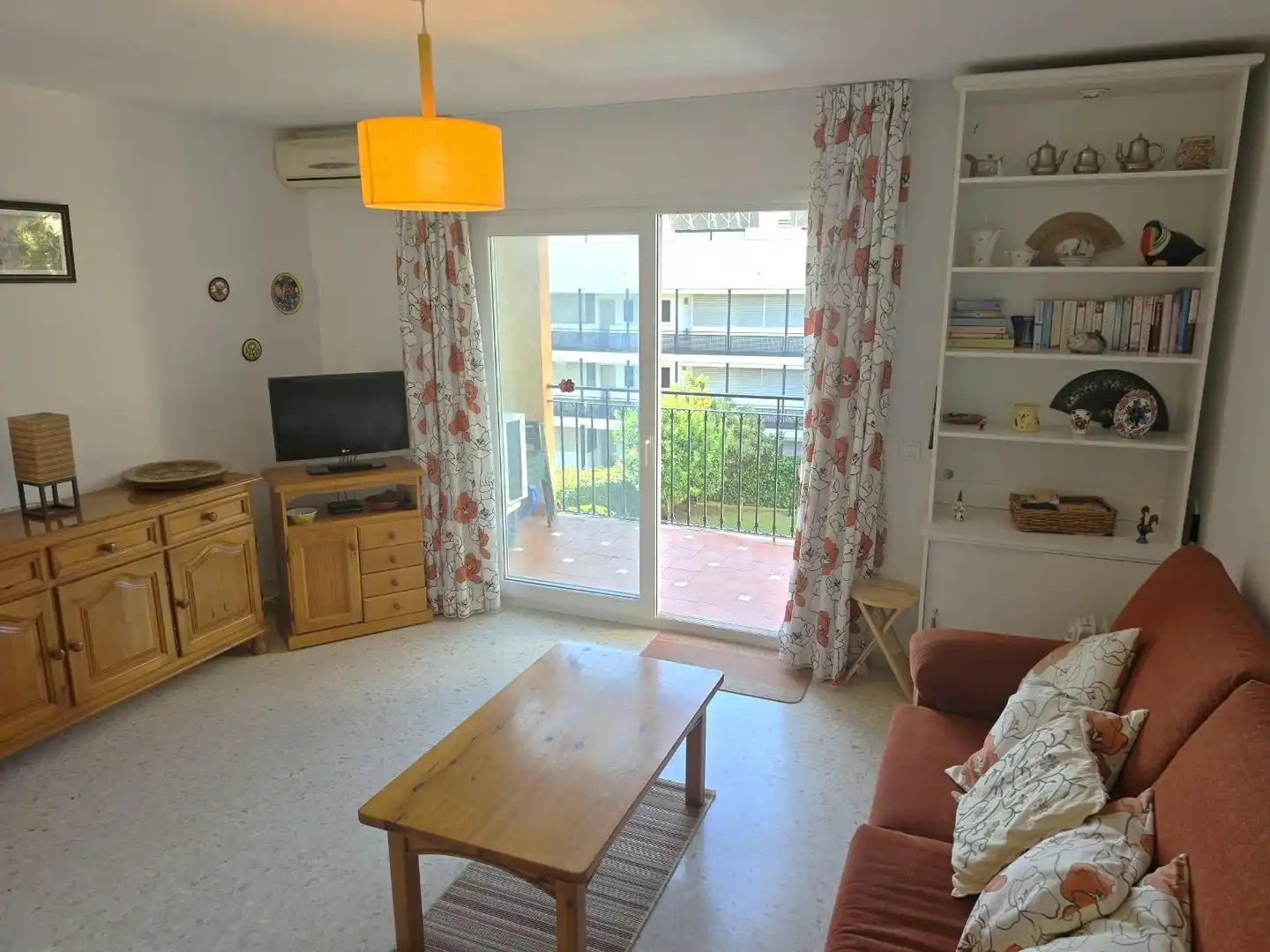 Sala de estar de Apartamento en venta en Torremolinos con Aire acondicionado, Jardín privado y Terraza