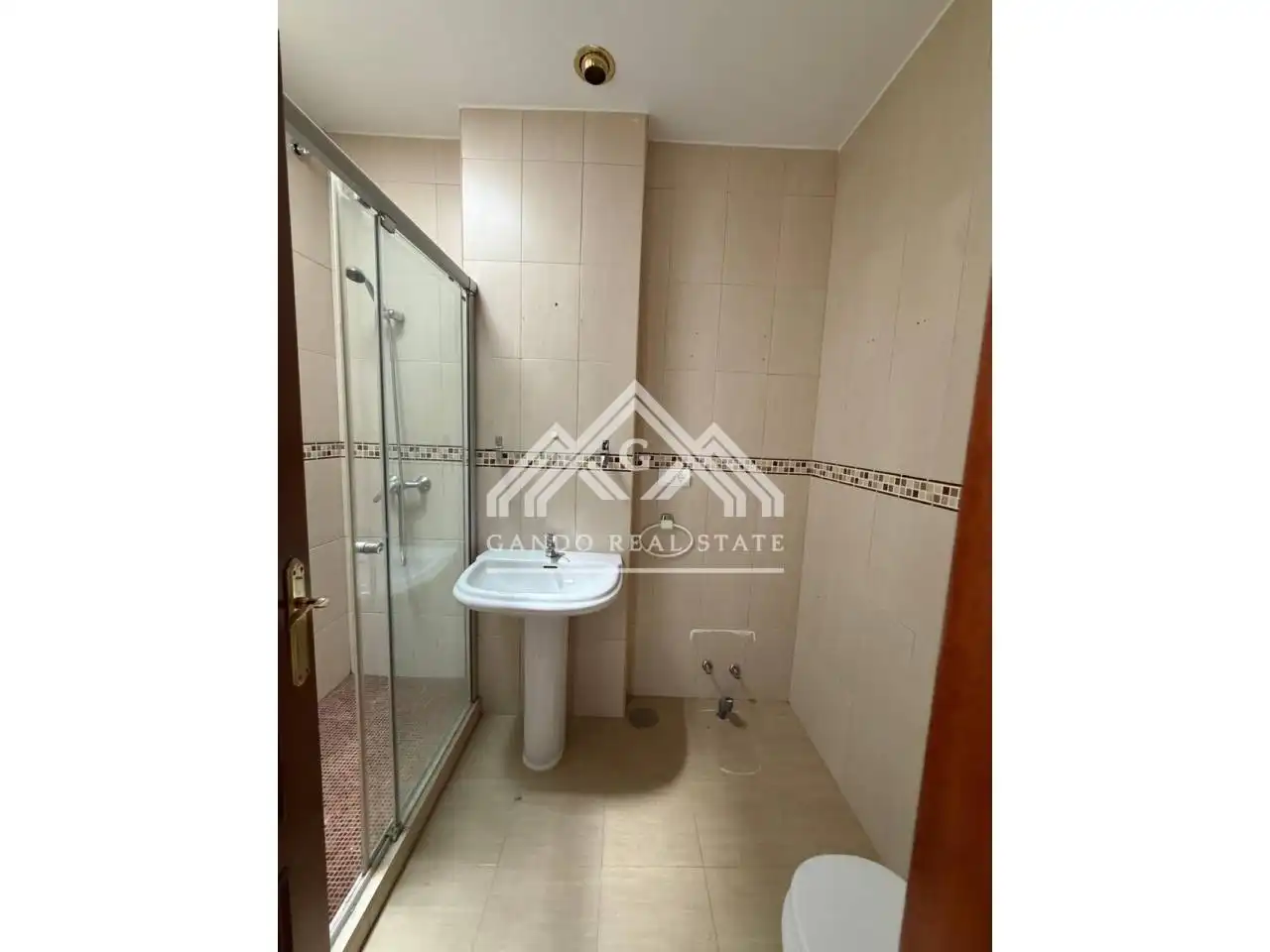 Baño de Piso en venta en Utrera con Trastero y Balcón