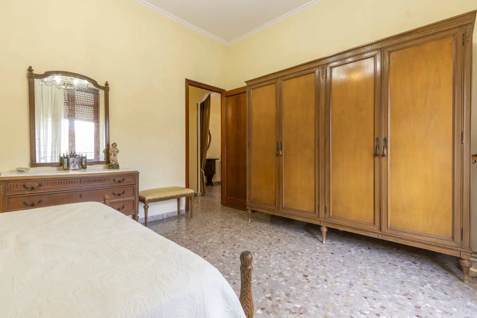 Habitación de Piso en venta en Alfara del Patriarca con Terraza y Balcón