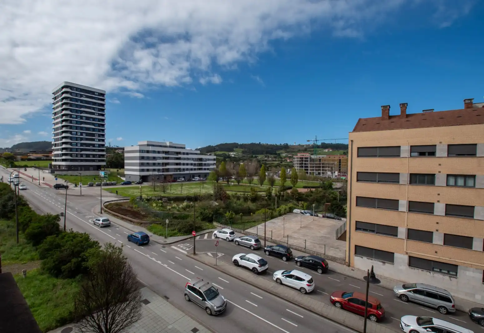 Außenansicht von Wohnung zum Verkauf in Avilés mit Heizung, Parkett und Abstellraum