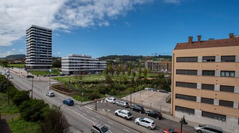Amplia vivienda de 2 dormitorios, tercera planta, EXTERIOR, con plaza de GARAJE y cuarto TRASTERO.  Si buscas una vivienda cómoda,
