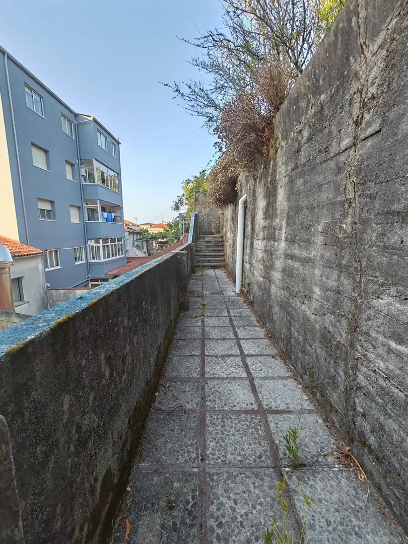 Vista exterior de Edificio en venta en Boiro