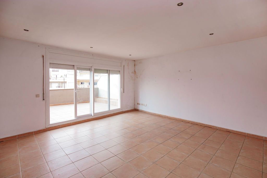 Flat for sale in L'Escala