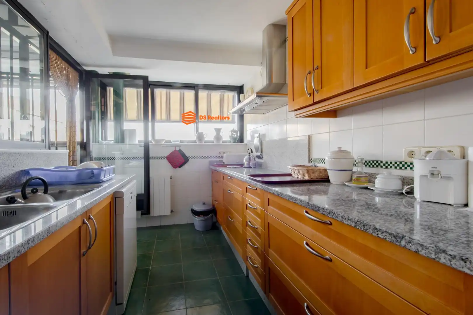 Cocina de Ático en venta en Madrid con Calefacción, Amueblado y Piscina comunitaria