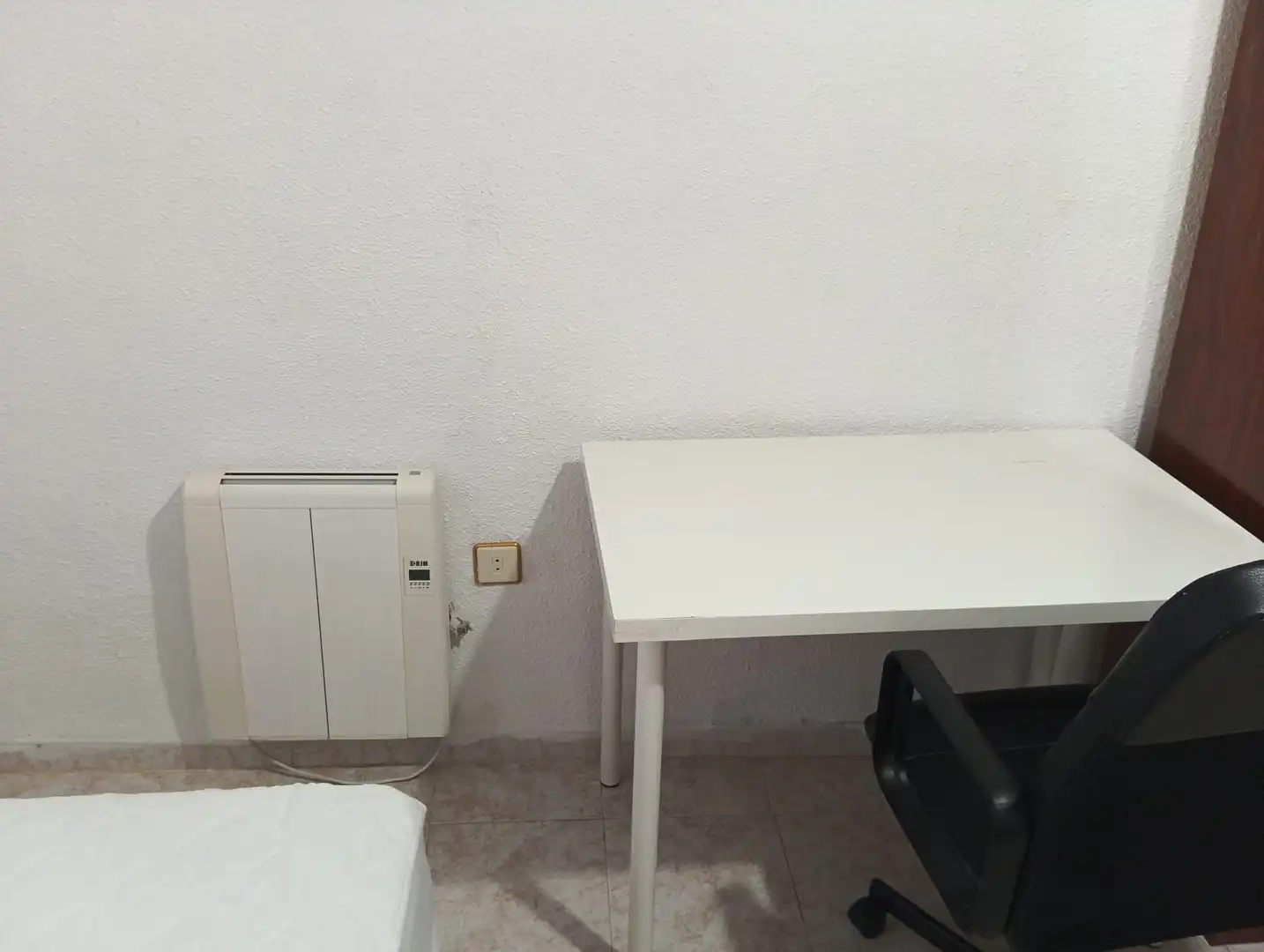 Dormitori de Apartament de lloguer en Cáceres amb Calefacció i Traster