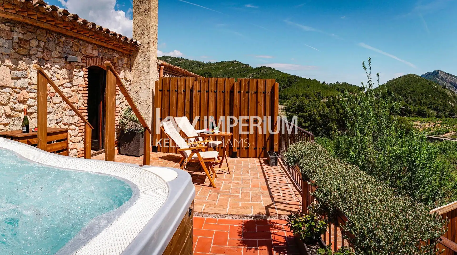 Terrassa de Casa o xalet en venda en Colldejou amb Aire condicionat, Jardí privat i Terrassa