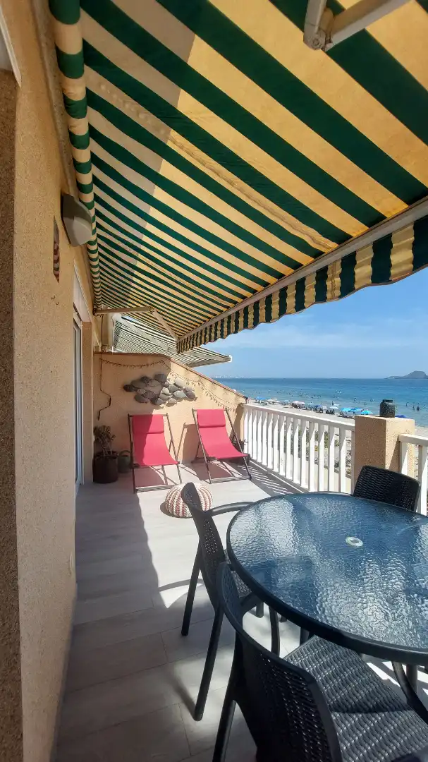 Terraza de Dúplex de alquiler en La Manga del Mar Menor con Aire acondicionado, Terraza y Amueblado