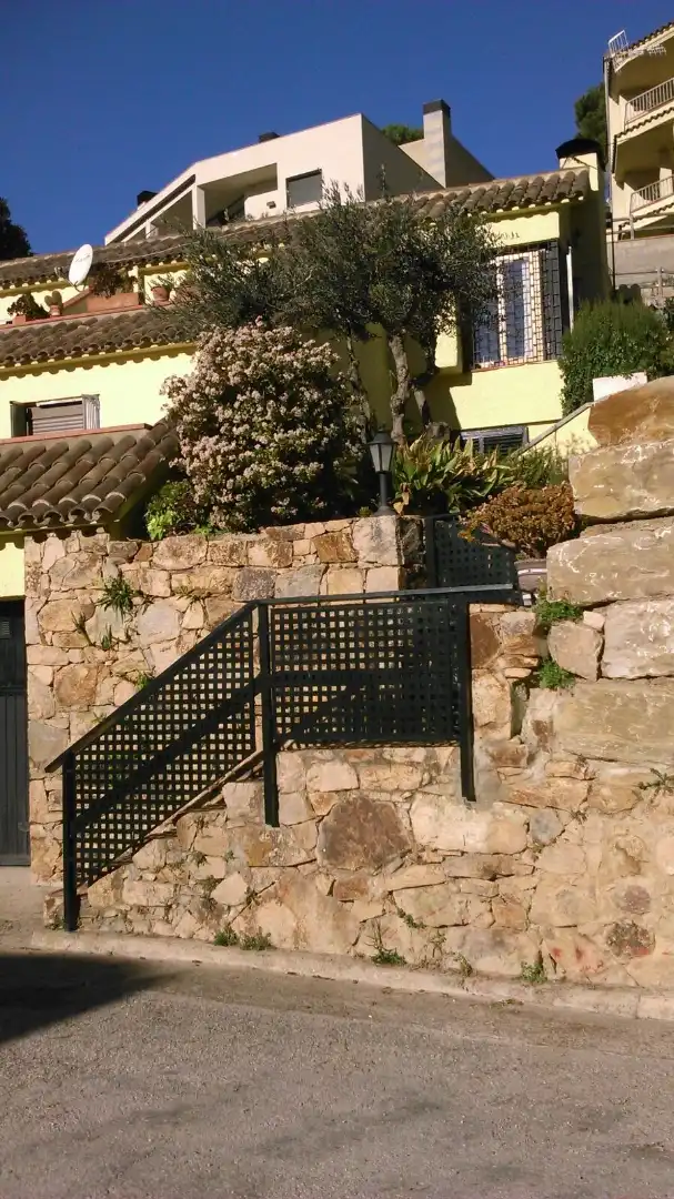 Vista exterior de Casa o xalet en venda en Tossa de Mar amb Aire condicionat, Calefacció i Jardí privat