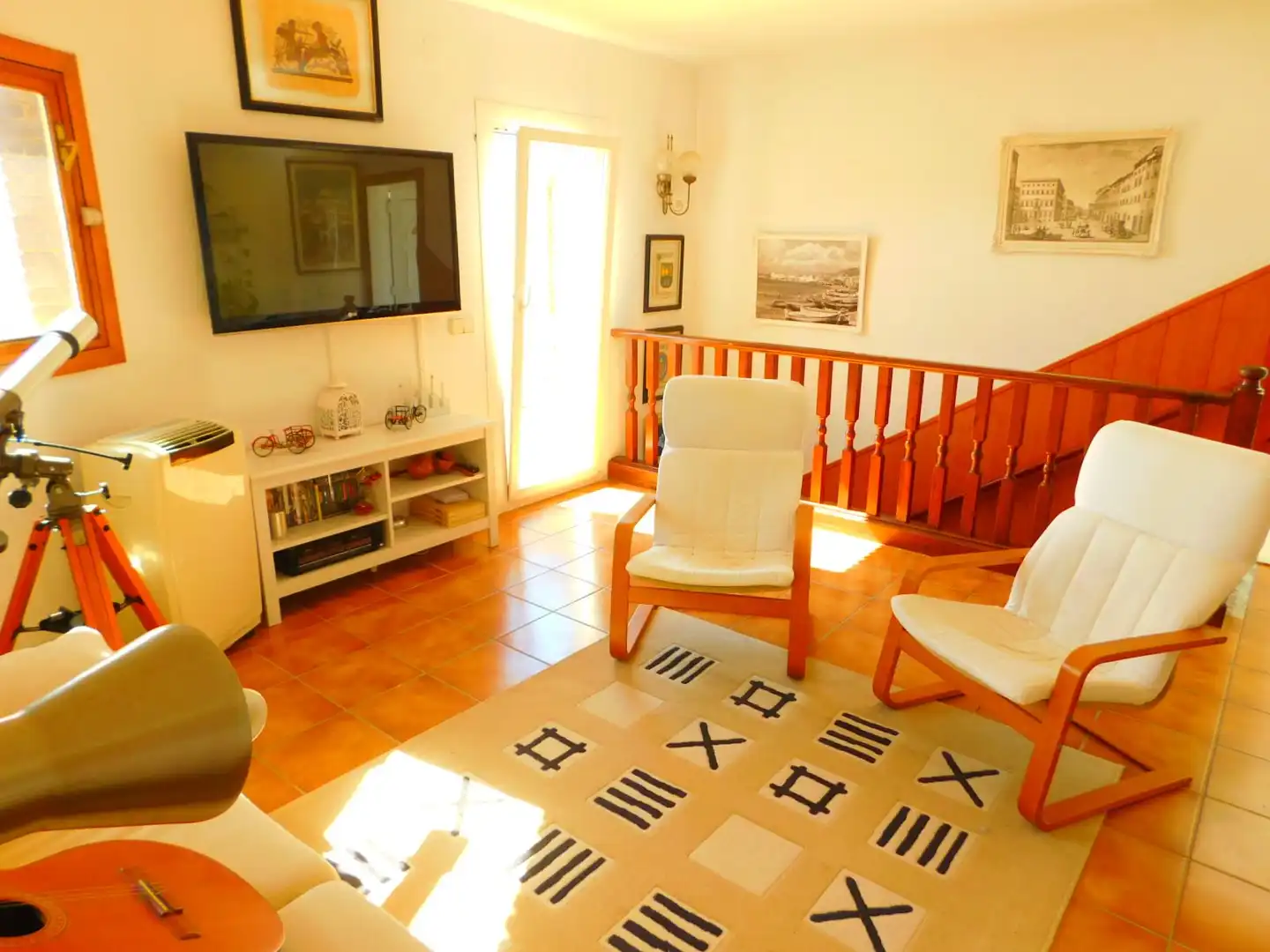 Sala d'estar de Casa o xalet en venda en Roses amb Aire condicionat, Jardí privat i Terrassa