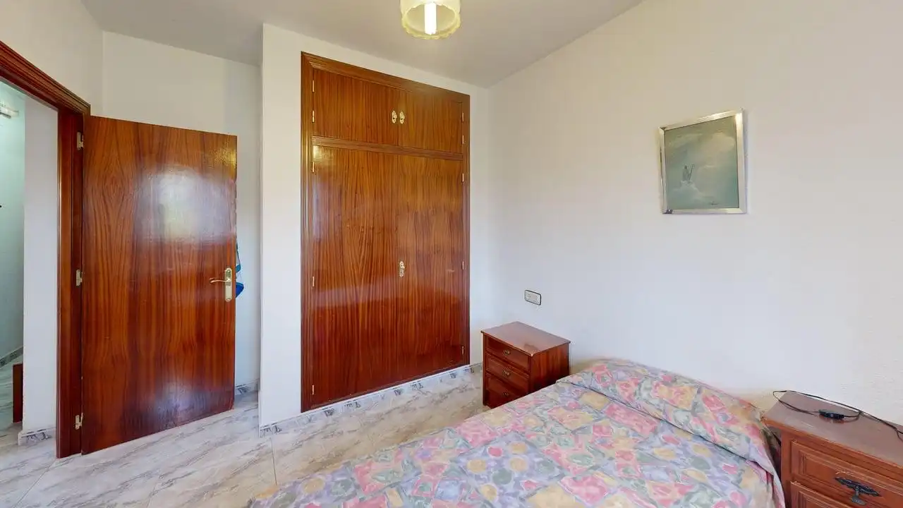 Dormitori de Casa o xalet en venda en Jaén amb Traster i Piscina comunitària