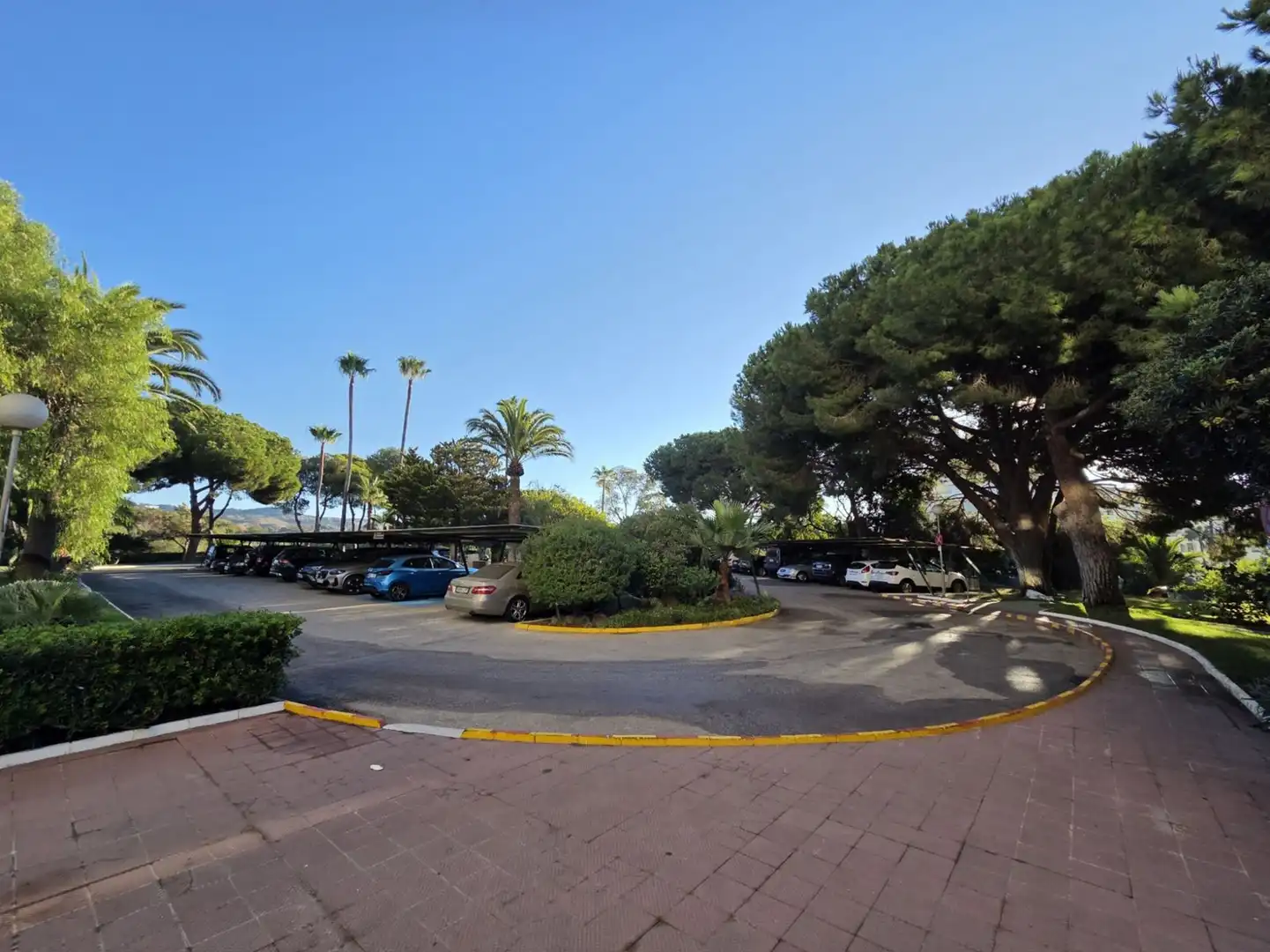 Aparcament de Estudi en venda en Marbella amb Terrassa, Moblat i Piscina comunitària