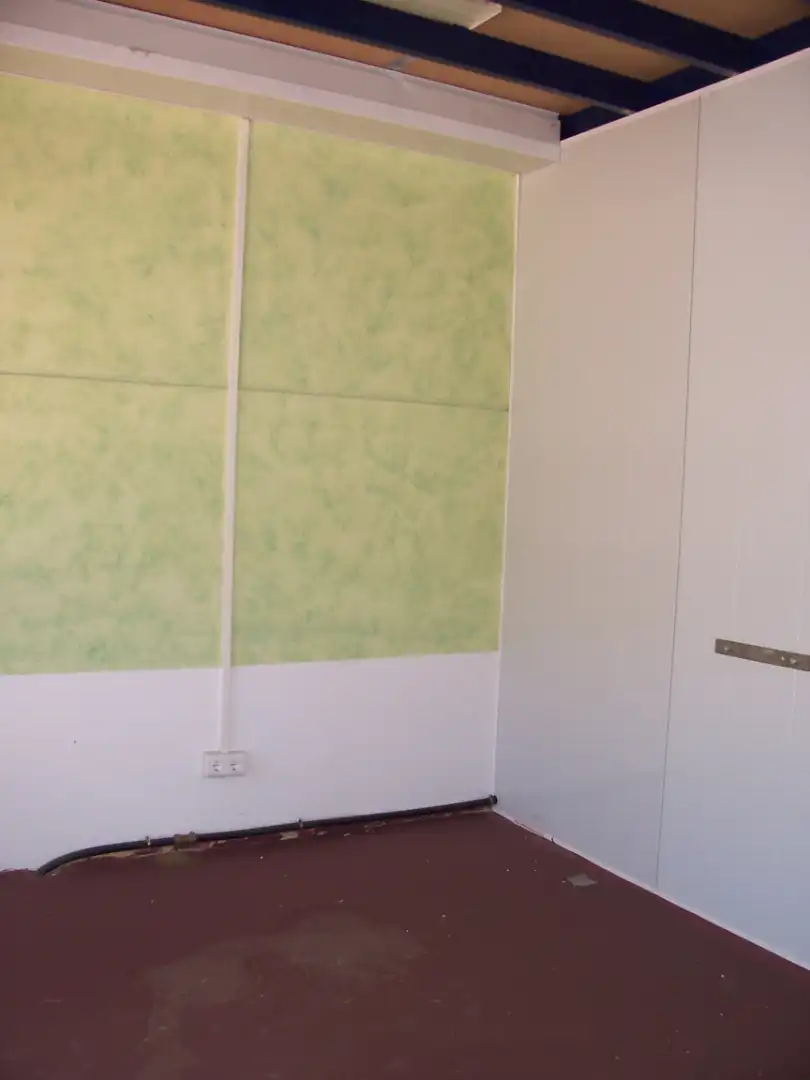 Habitación de Nave industrial en venta en La Palma del Condado con Alarma