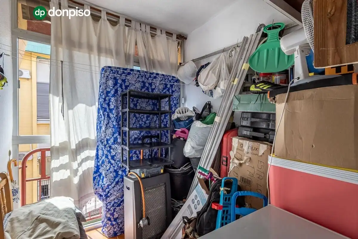 Habitación de Piso en venta en Granada con Alarma