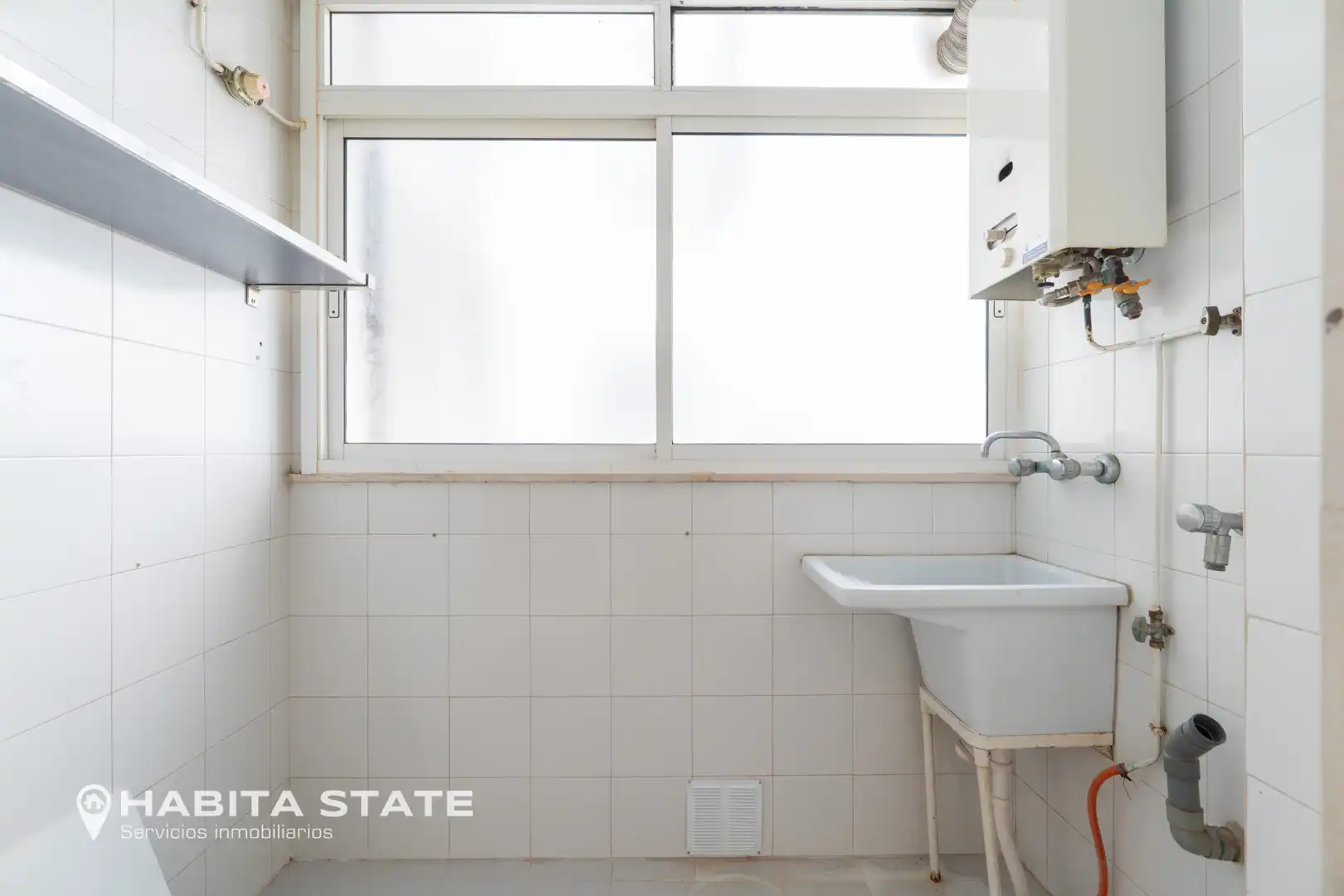Bathroom of Flat for rent in Almería  with Air Conditioner, Heating and Terrace