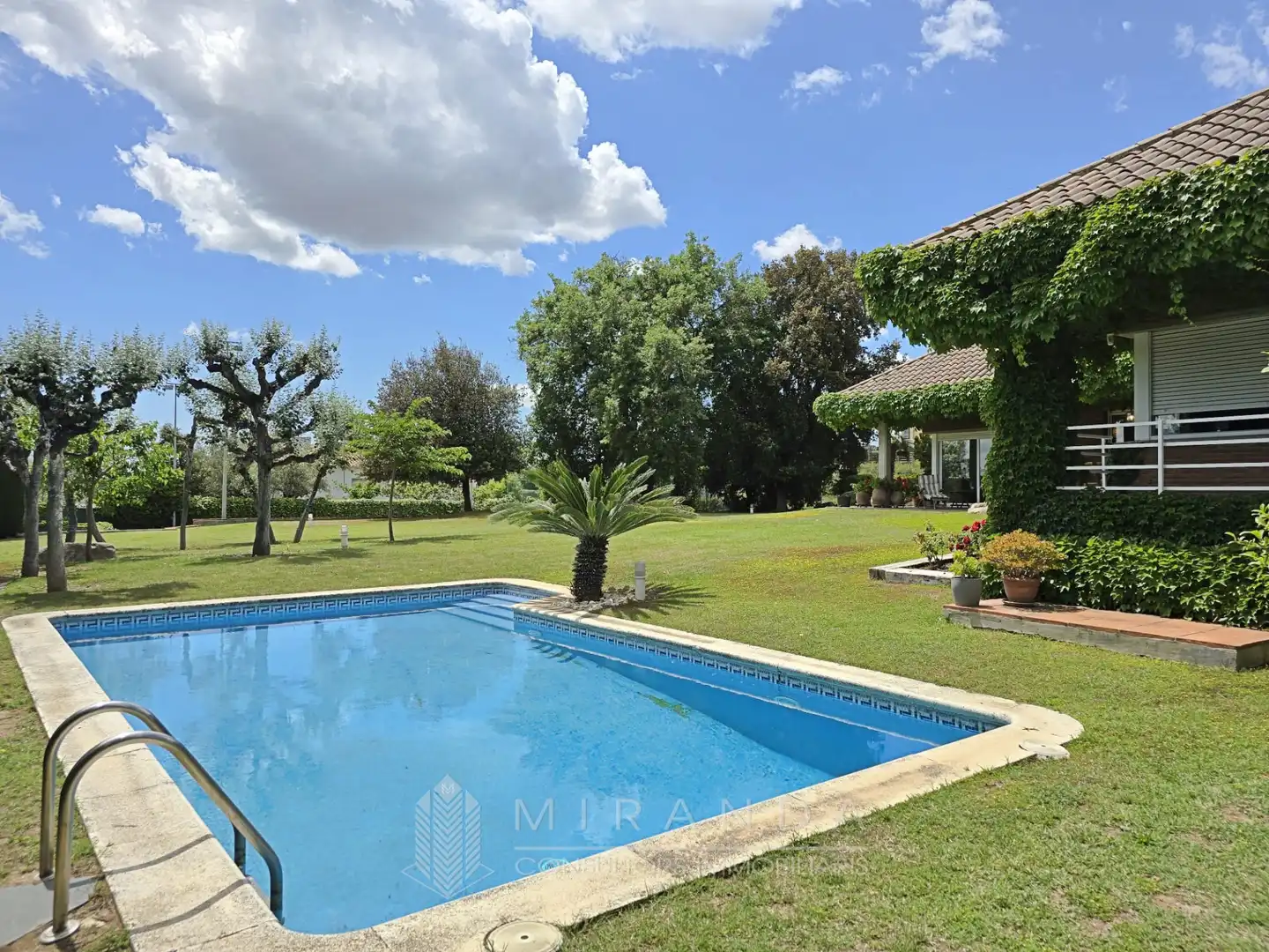 Garden of Houses for sale in Canovelles  with Air Conditioner, Heating and Private garden
