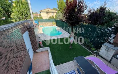 Piscina de Casa adosada en venda en Casalarreina amb Calefacció, Jardí privat i Parquet