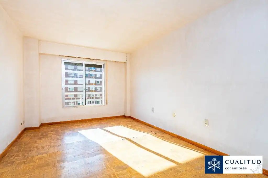 Habitación de Piso en venta en Castellón de la Plana / Castelló de la Plana con Balcón