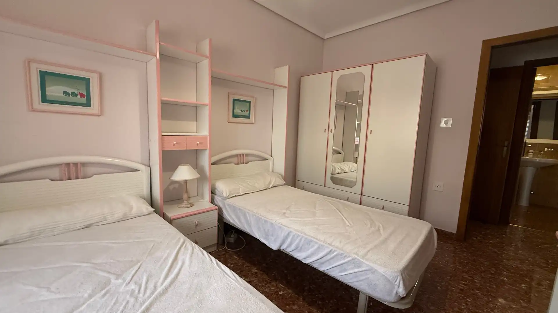 Habitación de Piso de alquiler en Albacete con Calefacción, Terraza y Amueblado