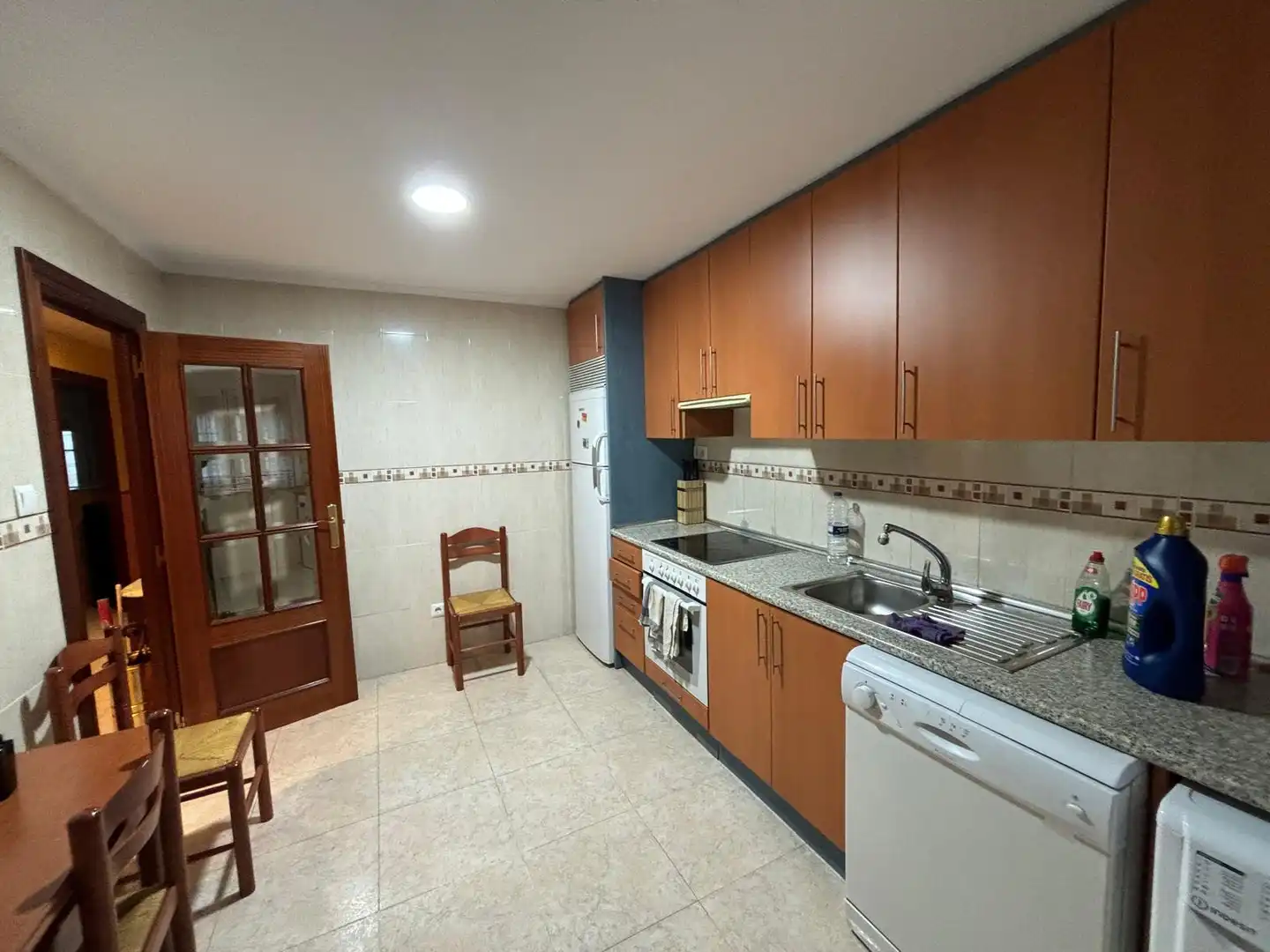 Küche von Wohnung zum Verkauf in Zuera mit Klimaanlage, Heizung und Privatgarten
