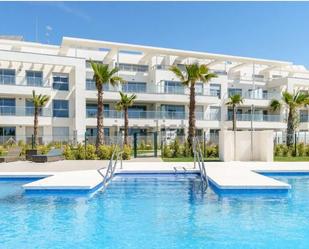 Piscina de Apartament en venda en Mijas amb Aire condicionat, Jardí privat i Parquet