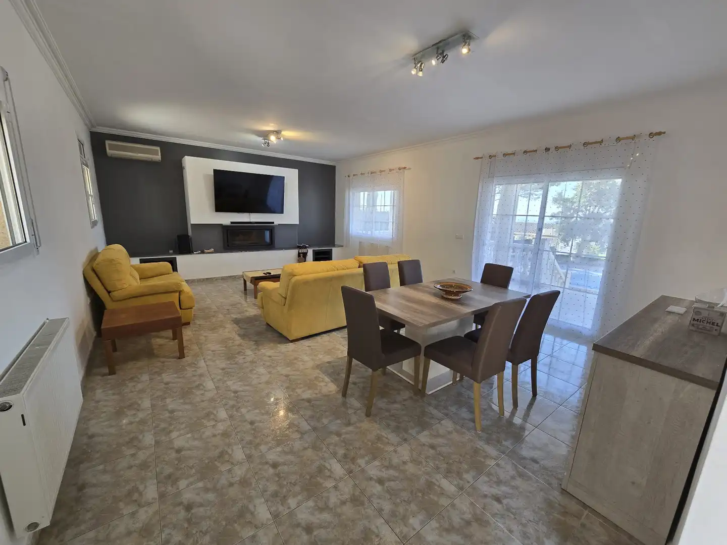 Living room of Houses for sale in Pau  with Air Conditioner, Heating and Private garden