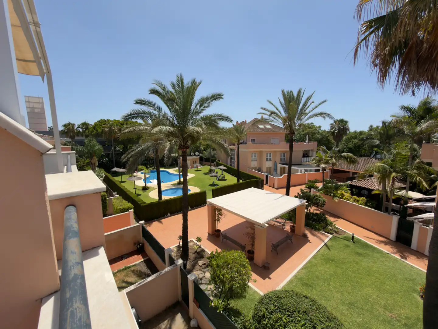 Jardí de Àtic en venda en Marbella amb Aire condicionat, Terrassa i Piscina comunitària