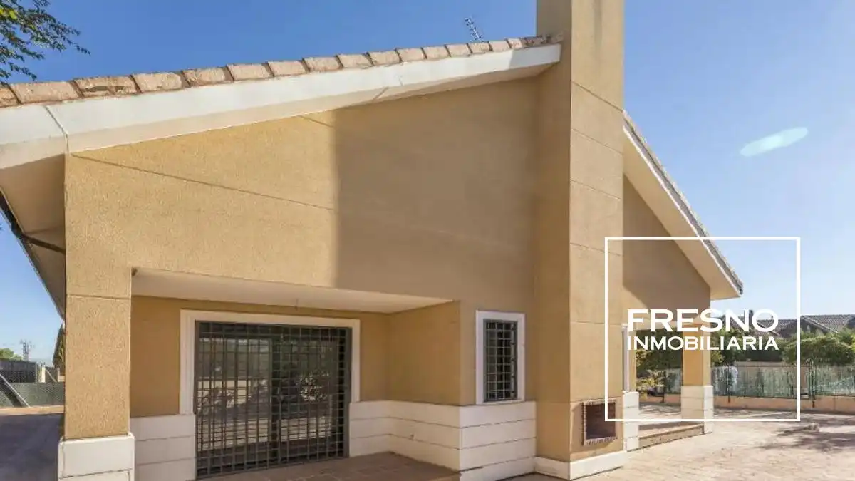 Vista exterior de Casa adosada en venta en Rivas-Vaciamadrid con Jardín privado