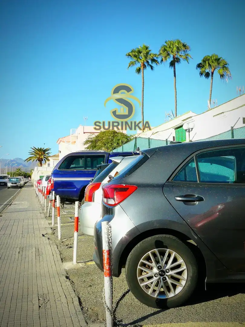 Parking de Dúplex de alquiler en San Bartolomé de Tirajana con Aire acondicionado, Terraza y Piscina