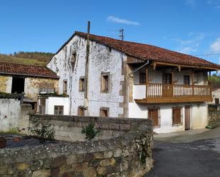 Vista exterior de Casa o xalet en venda en Saro amb Balcó