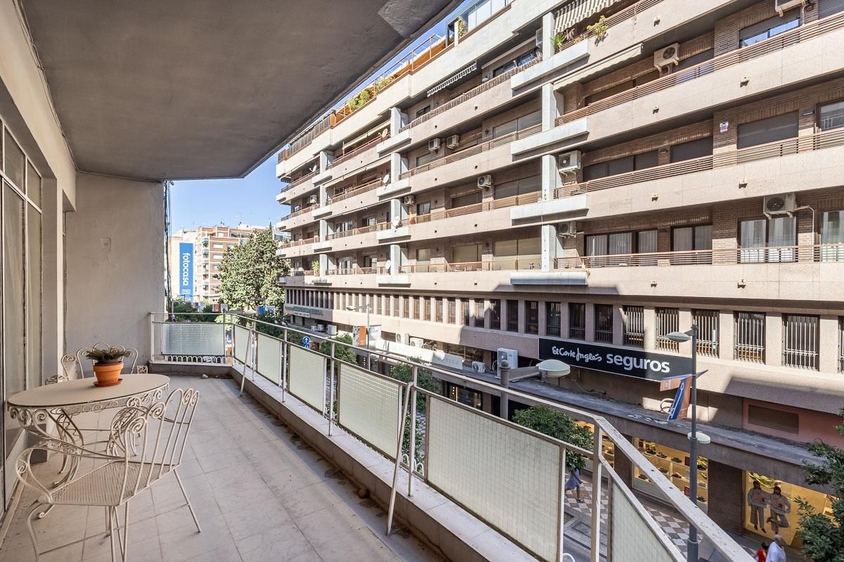 Terraza de Piso en venta en  Granada Capital con Terraza, Trastero y Balcón