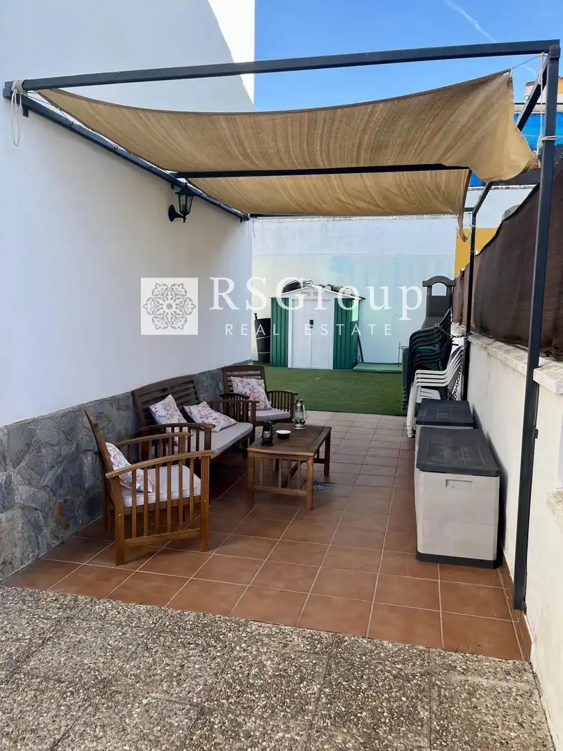 Terrassa de Casa o xalet en venda en El Real de la Jara amb Aire condicionat, Jardí privat i Terrassa