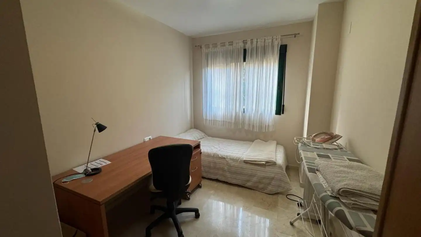 Habitación de Planta baja de alquiler en Paterna con Aire acondicionado, Terraza y Amueblado