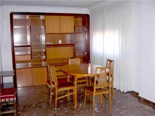 Dining room of Flat for rent in Zaragoza  with Heating, Furnished and Oven