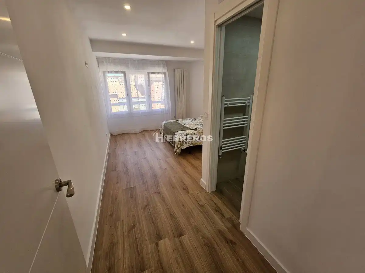 Flat with terrace for sale in gonzalo de berceo, imagen 8