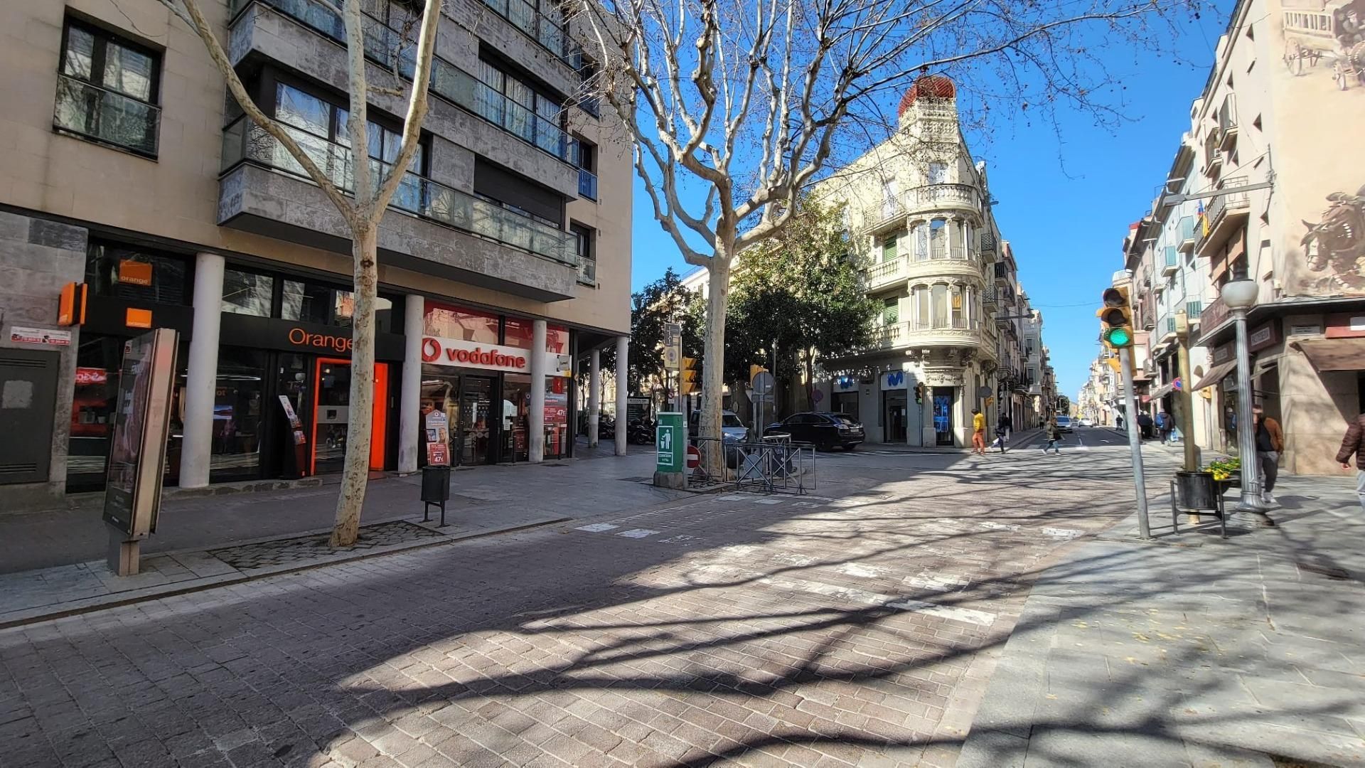 Vista exterior de Local de lloguer en Igualada amb Aire condicionat